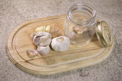 Knoblauch leater to remove parasites from the body